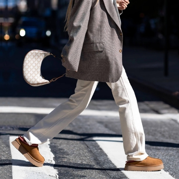 *** SOLD *** UGG Tasman Slipper 'Chestnut' 5955-CHE - Picture 2 of 16